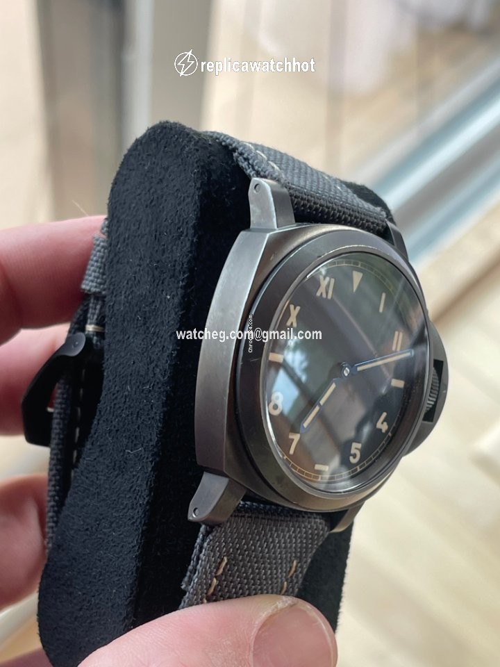Panerai Luminor Mens watch Unisex Manual winding Titanium PAM779 3