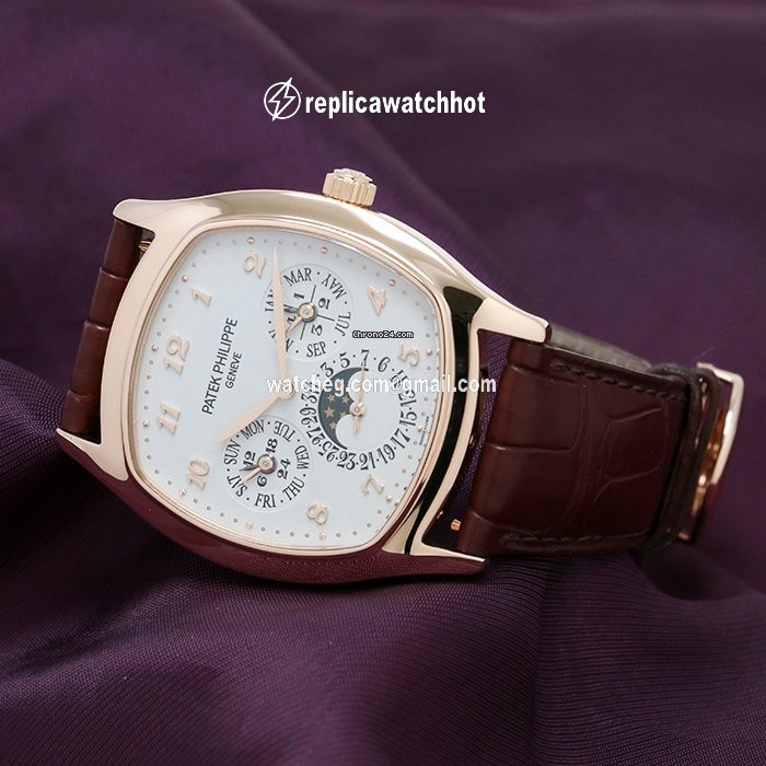 Patek Philippe Perpetual Calendar Automatic 5940R-001 3