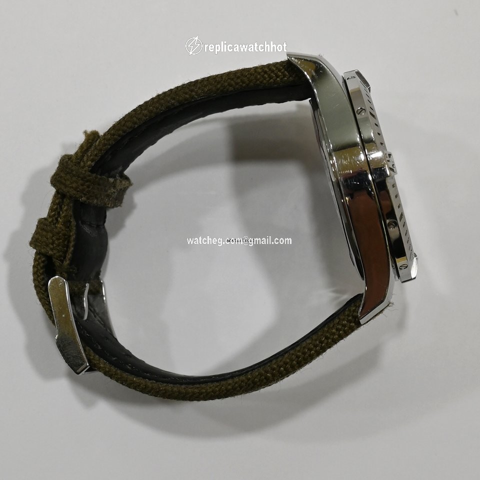 Breitling Colt Automatic Steel A1738811 BD44 3