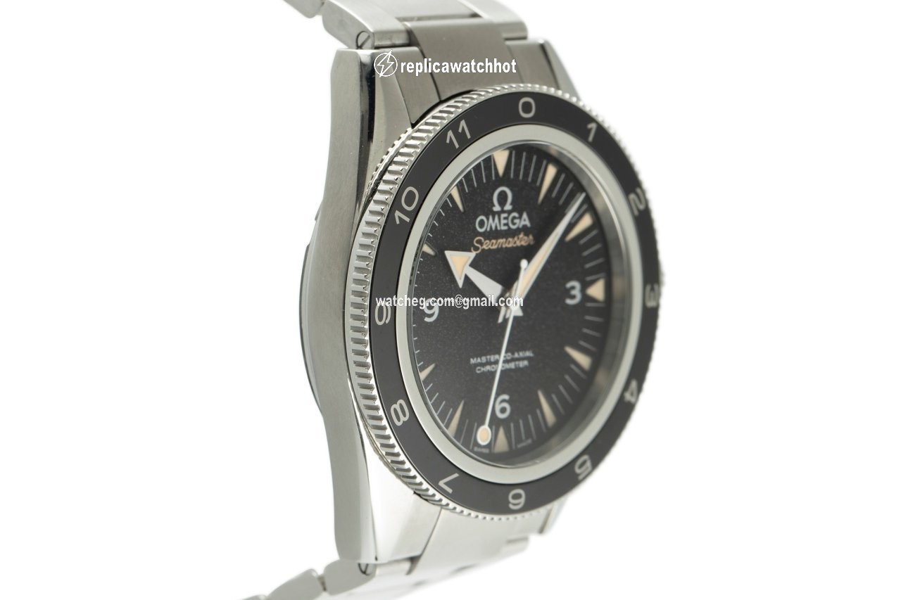 Omega Seamaster 300 Mens watch Unisex Automatic Steel 233.32.41.21.01.001 3