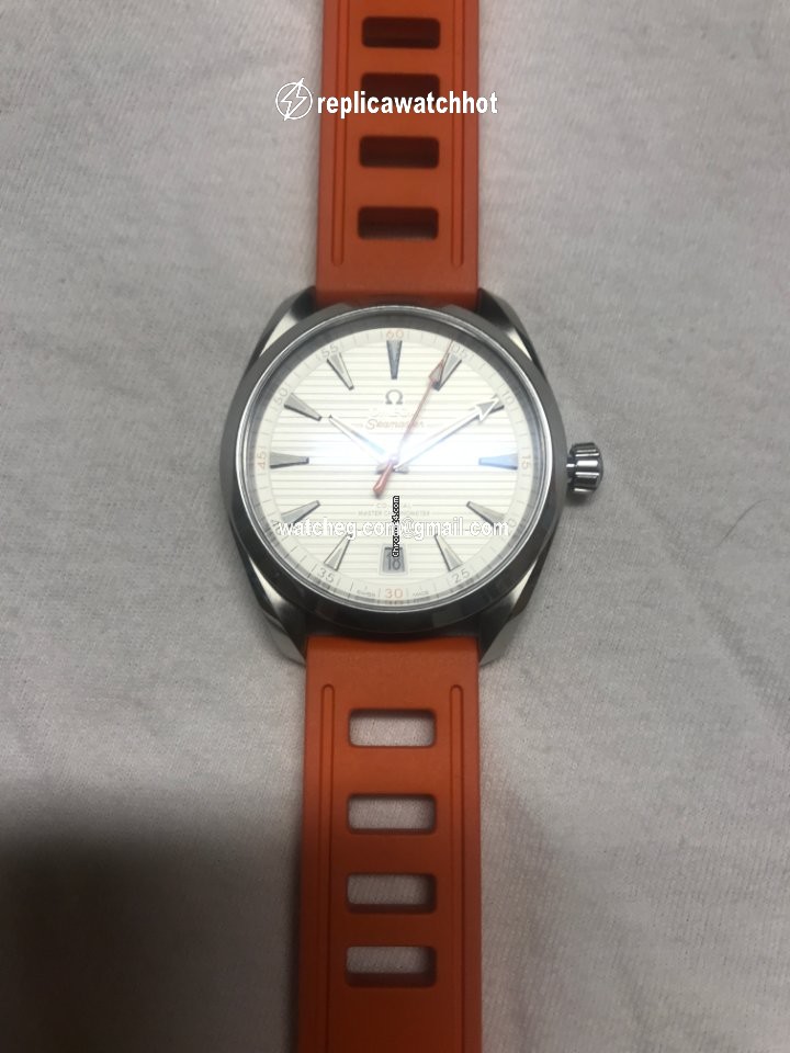 Omega Seamaster Aqua Terra Mens watch Unisex Automatic Steel 220.12.41.21.02.003 3