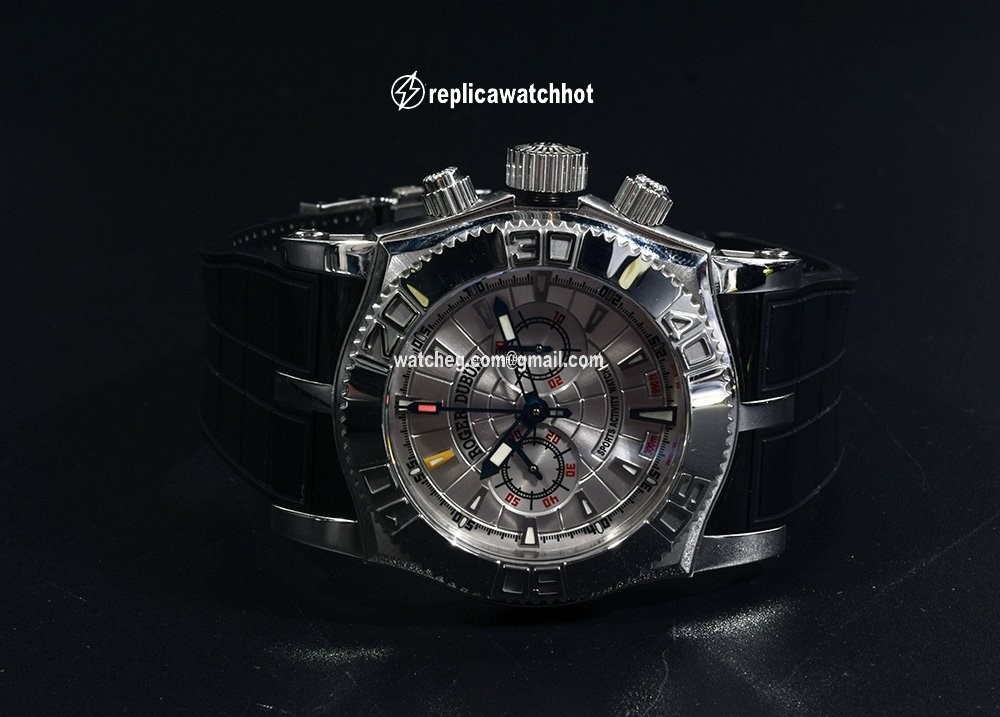Roger Dubuis Easy Diver Mens watch Unisex Automatic Silver SE46.56.9 12.53 3