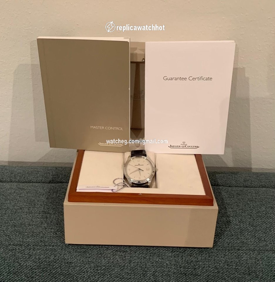 Jaeger-LeCoultre Master Control Date Mens watch Unisex Automatic Steel Q1548420 3