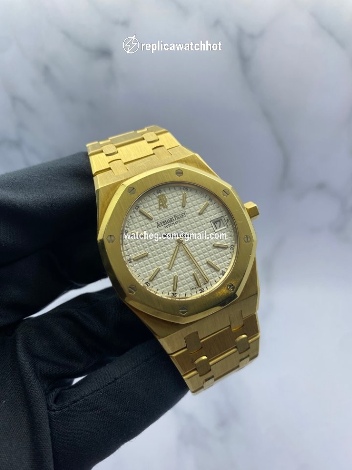 Audemars Piguet Royal Oak Jumbo Mens watch Unisex Automatic Yellow gold 15202BA.OO.0944BA.01 3