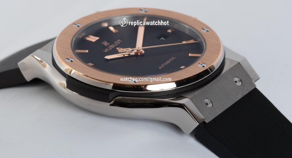 Hublot Classic Fusion 45, 42, 38, 33 mm Mens watch Unisex Automatic Titanium 542.NO.1181.RX 3