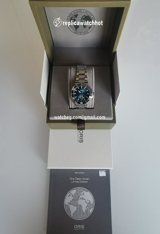 Oris Aquis Date Mens watch Unisex Automatic Steel 01 733 7732 4185 3