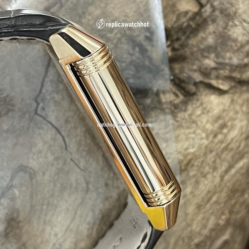 Jaeger-LeCoultre Reverso Automatic Rose gold 273.2.62 3