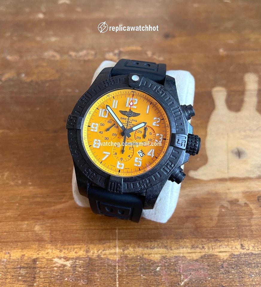 Breitling Avenger Hurricane Mens watch Unisex Automatic Carbon XB0170E4 I533 282S 3