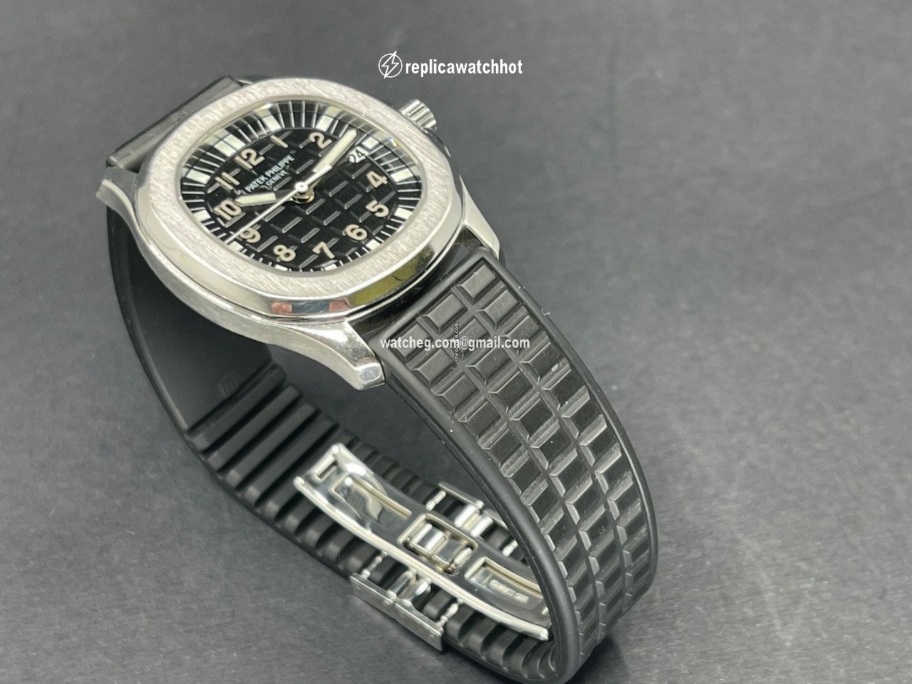 Patek Philippe Aquanaut Quartz Steel 5064A-001 3