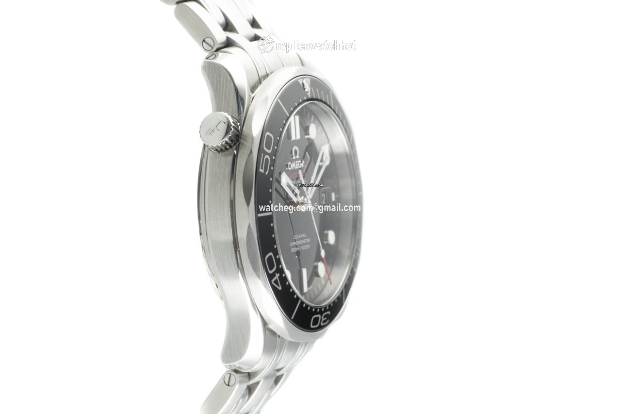Omega Seamaster Diver 300 M Mens watch Unisex Automatic Steel 212.30.41.20.01.003 3