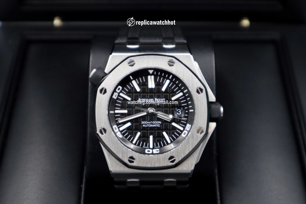 Audemars Piguet Royal Oak Offshore Diver Mens watch Unisex Automatic Steel 15710ST.OO.A002CA.01 3