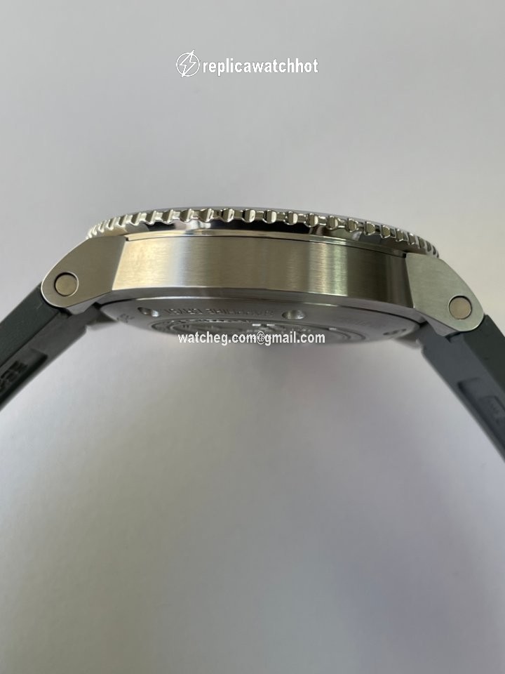 Oris Aquis Date Mens watch Unisex Automatic Steel 01 733 7730 4125-Set MB 3