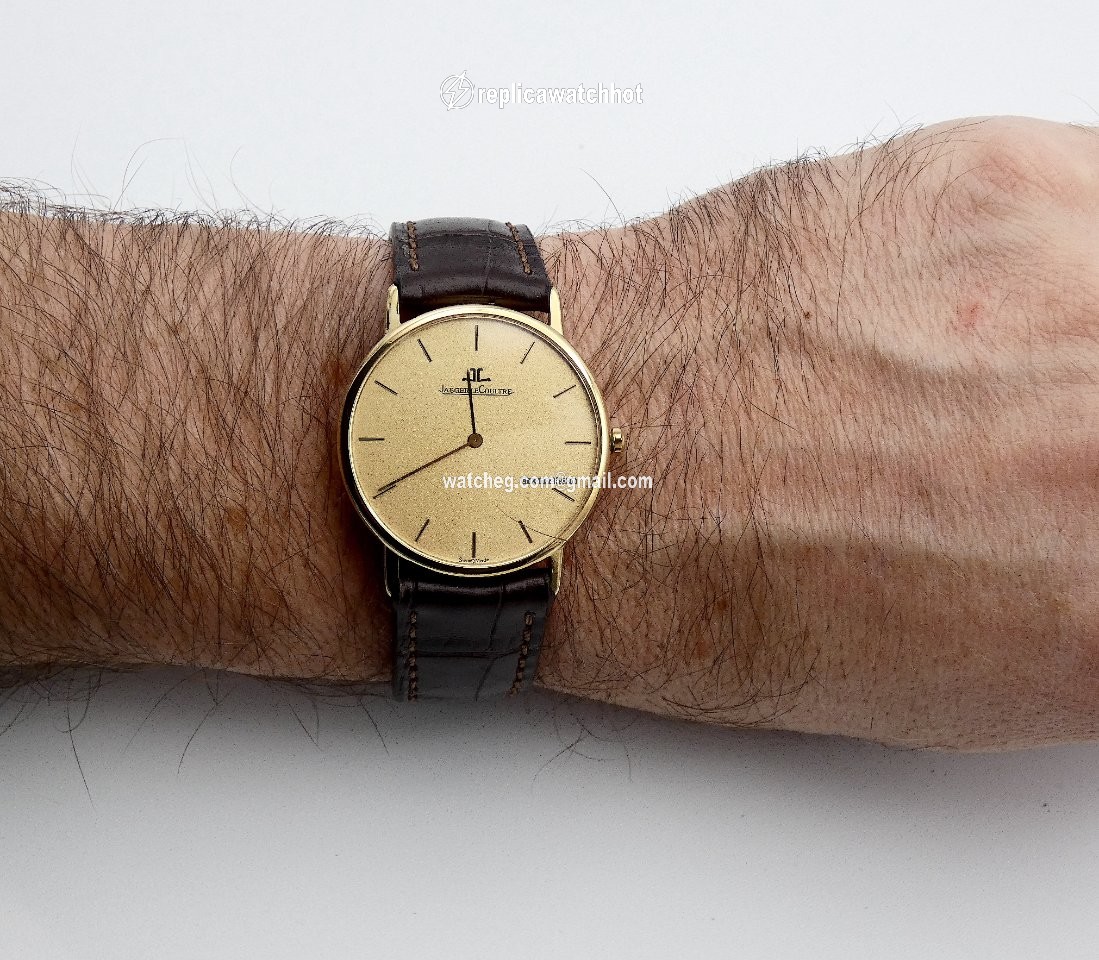 Jaeger-LeCoultre Mens watch Unisex Quartz Yellow gold 140.111.11 3