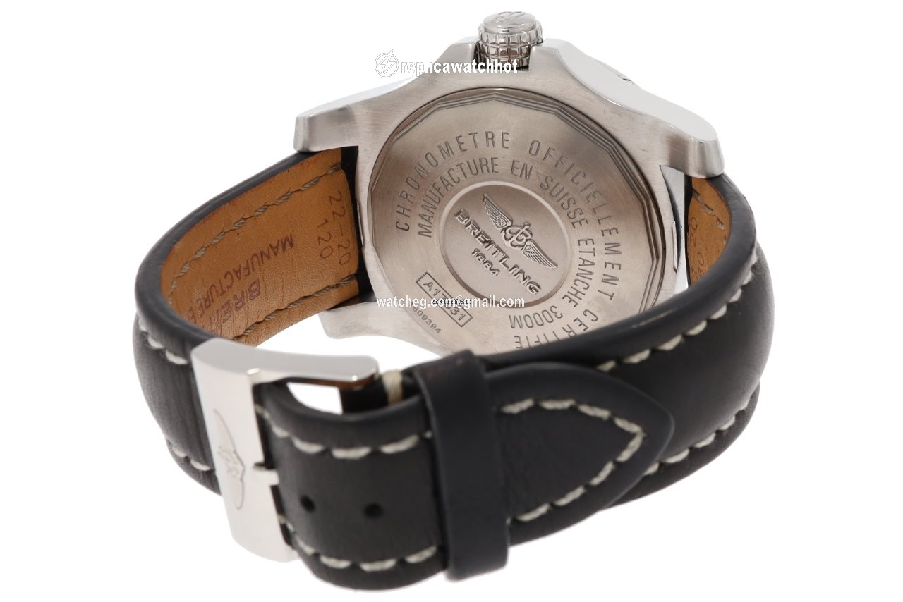 Breitling Avenger II Seawolf Mens watch Unisex Automatic Steel A1733110 I519 169A 3