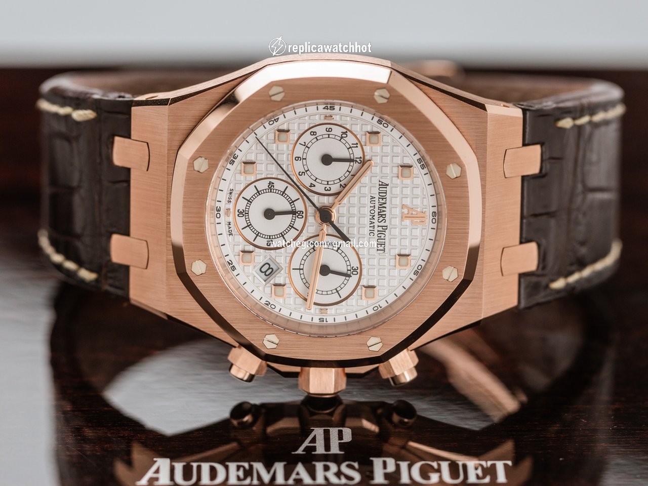 Audemars Piguet Royal Oak Chronograph Mens watch Unisex Automatic Rose gold 26220OR 3