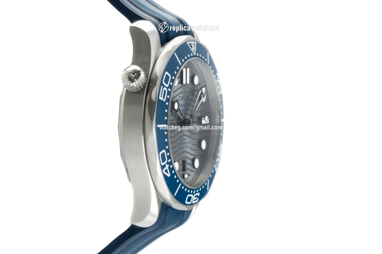 Omega Seamaster Diver 300 M Mens watch Unisex Automatic Steel 210.32.42.20.06.001 3