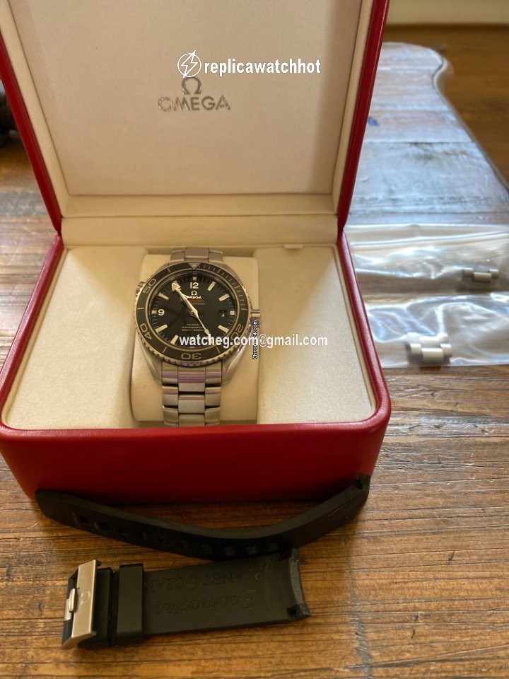 Omega Seamaster Planet Ocean Mens watch Unisex Automatic Steel 232.30.46.21.01.001 3