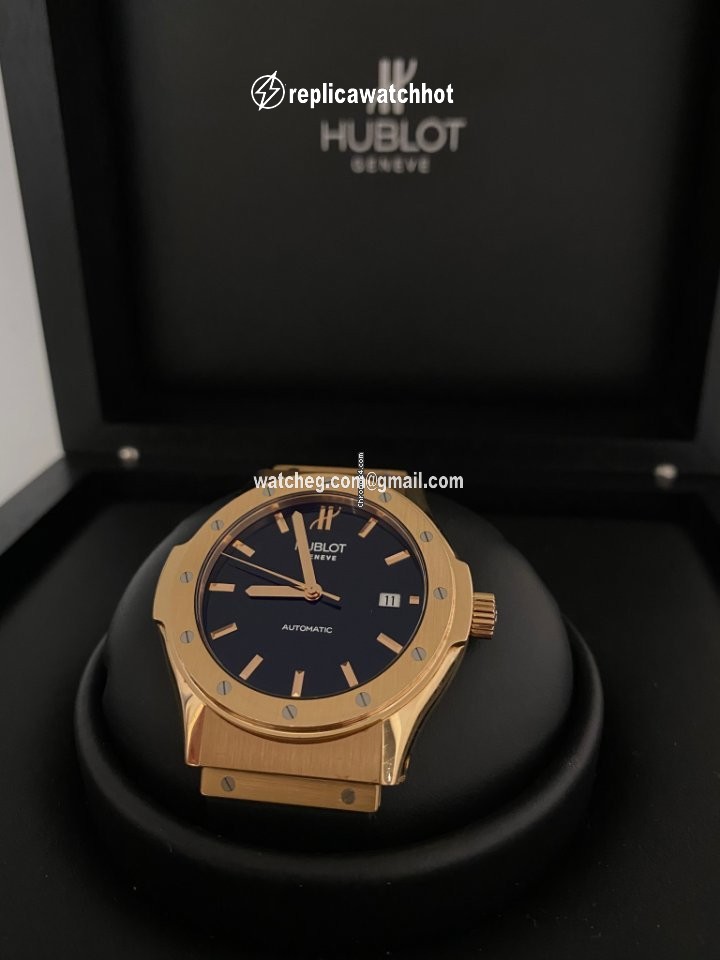 Hublot Classic Fusion 45, 42, 38, 33 mm Mens watch Unisex Automatic Rose gold 1915.8 3