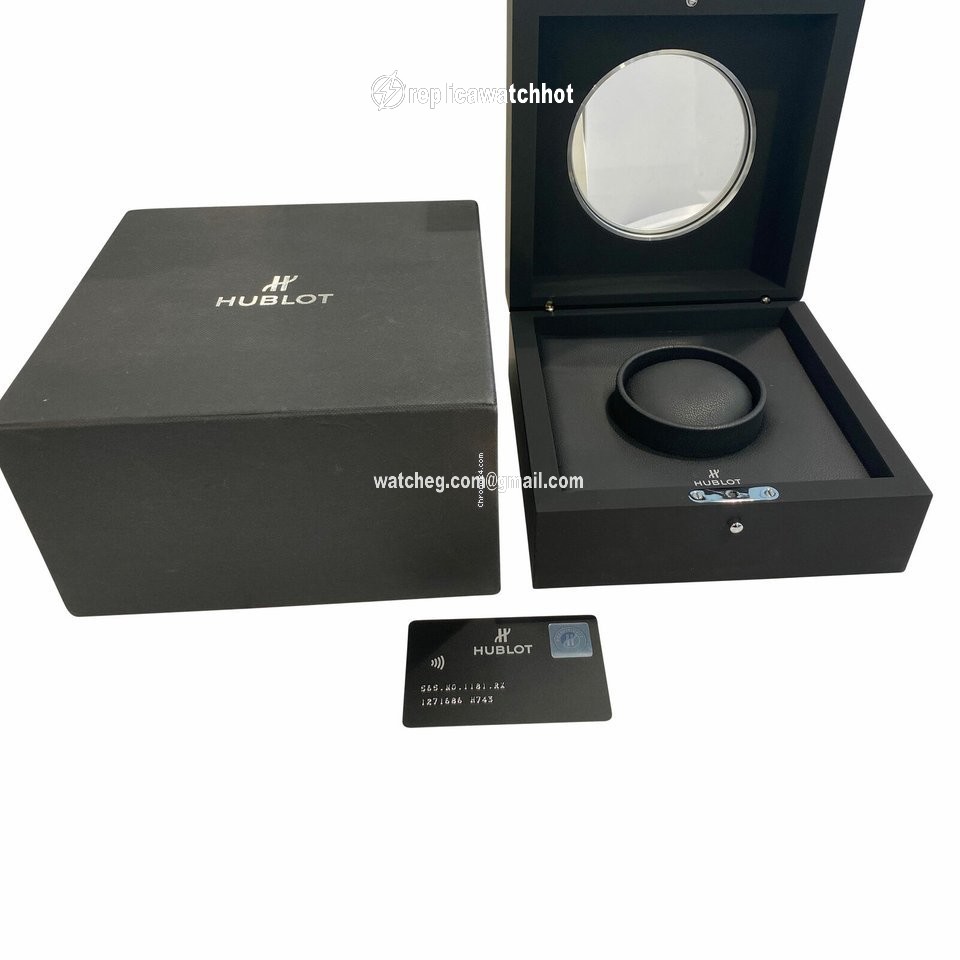 Hublot Classic Fusion 45, 42, 38, 33 mm Mens watch Unisex Automatic Titanium 565.NO.1181.RX 3