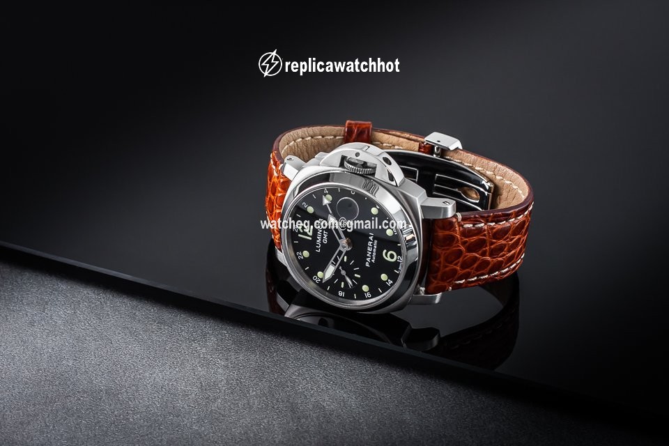 Panerai Luminor GMT Automatic Mens watch Unisex Automatic Steel PAM 00159 3