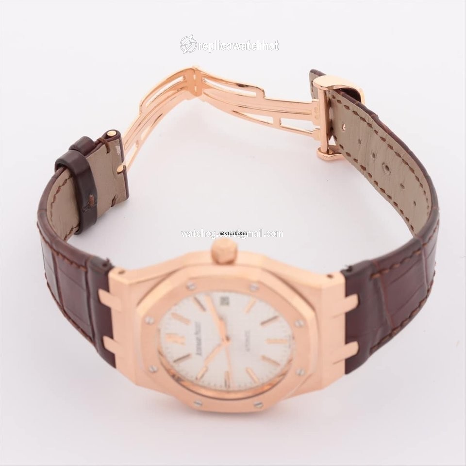 Audemars Piguet Royal Oak Selfwinding Automatic Yellow gold 15300OR.OO.D088CR.02 750 3