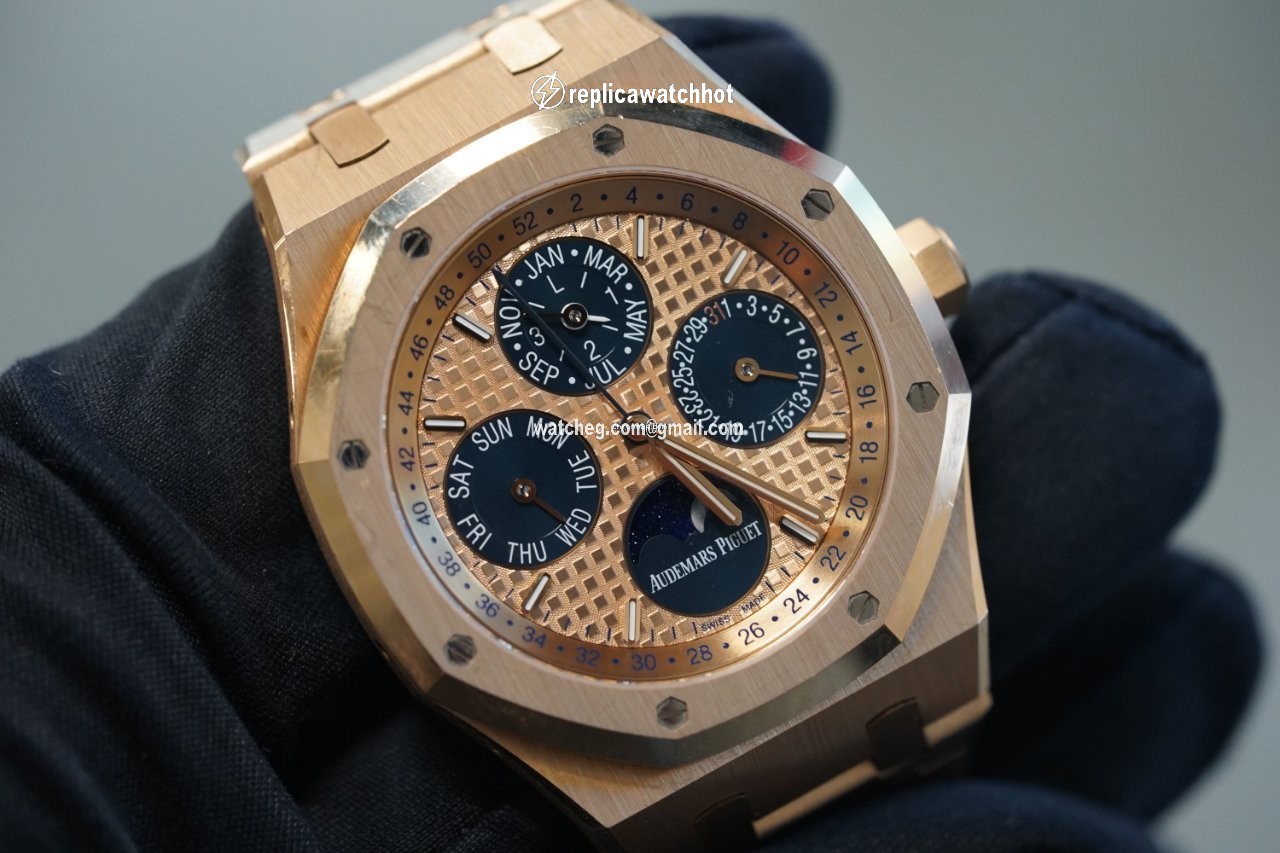Audemars Piguet Royal Oak Perpetual Calendar Mens watch Unisex Automatic Rose gold 26584OR.OO.1220OR.01 3