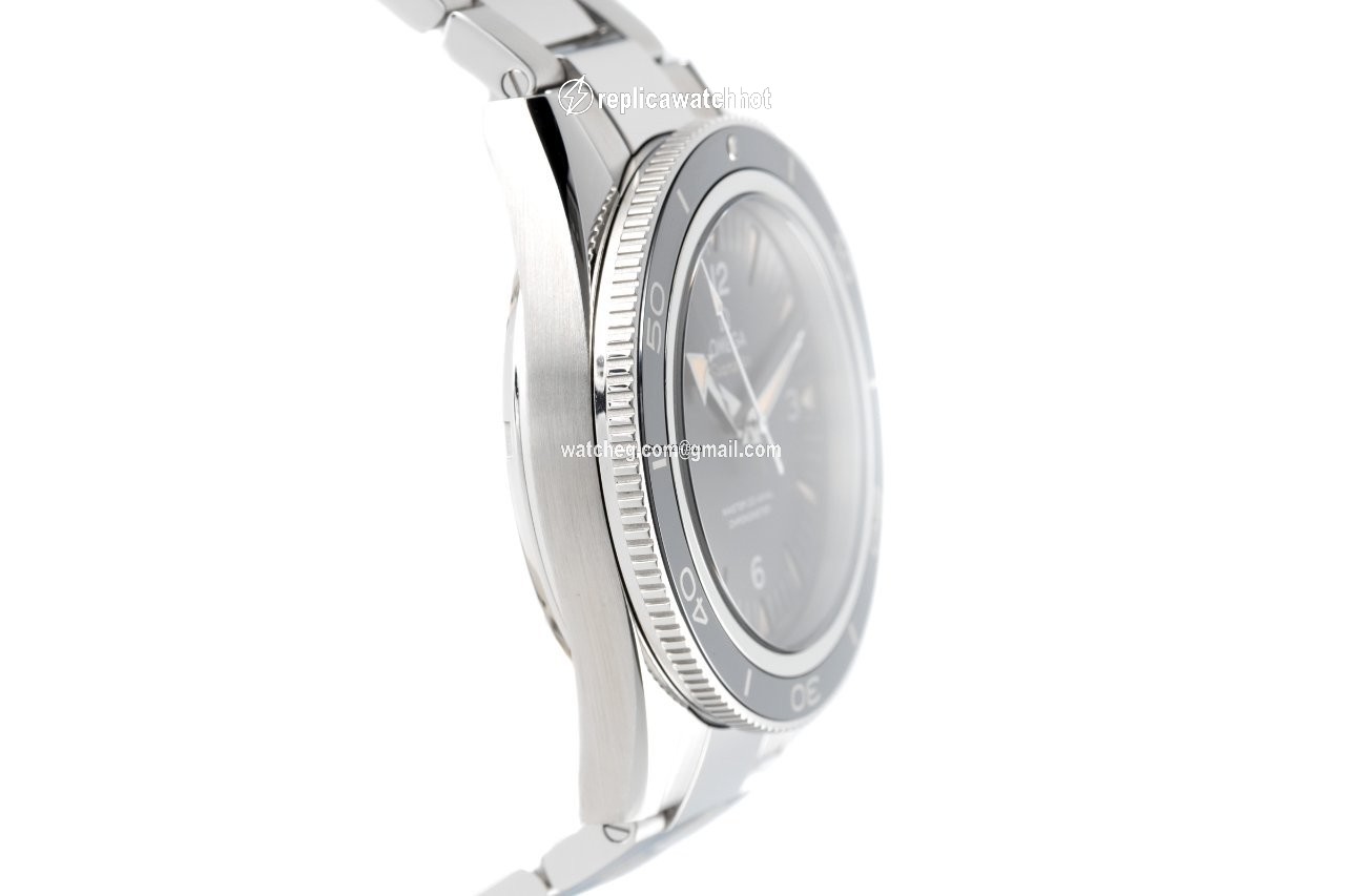Omega Seamaster 300 Mens watch Unisex Automatic Steel 233.30.41.21.01.001 3