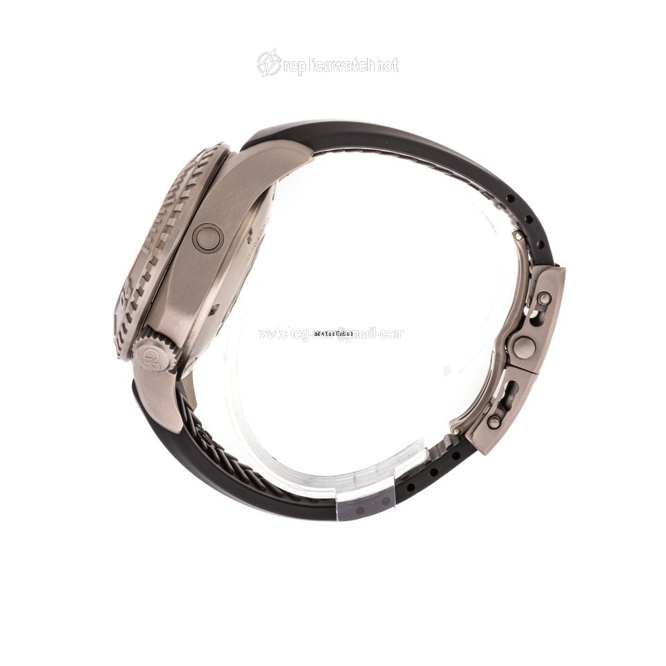 Girard Perregaux Sea Hawk Mens watch Unisex Automatic Titanium 49940 3