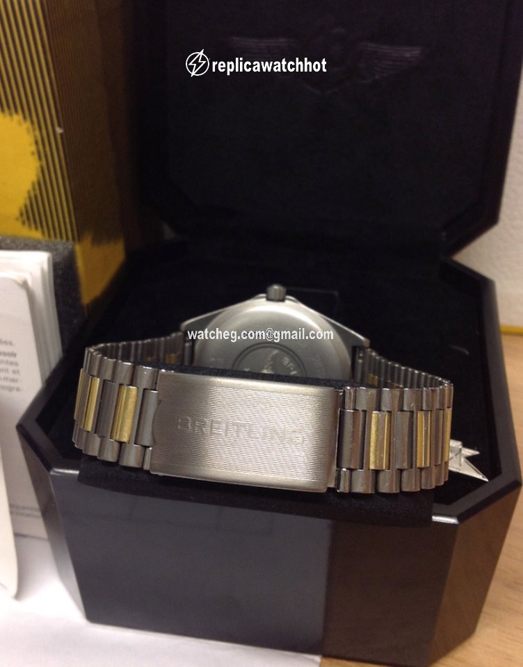 Breitling Aerospace Mens watch Unisex Quartz Titanium F56061 3