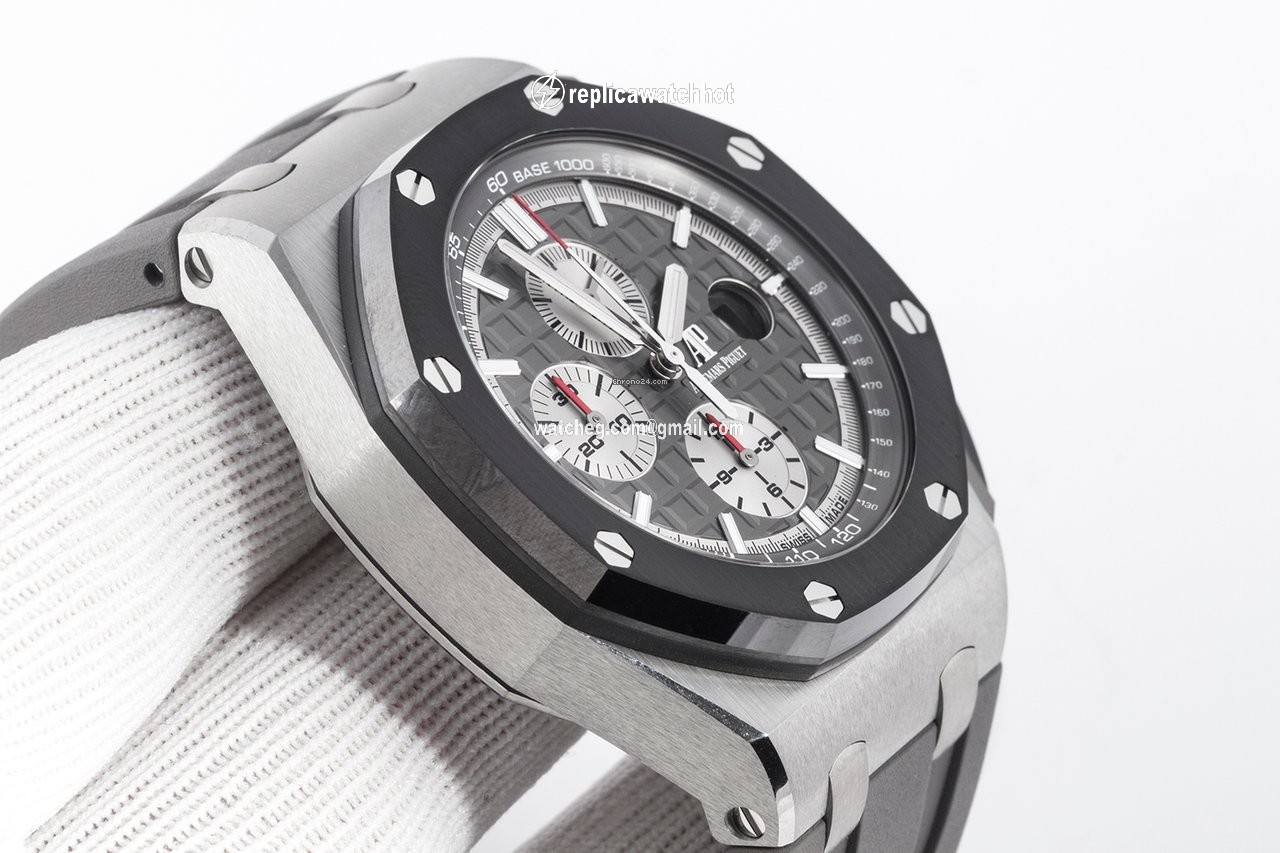 Audemars Piguet Royal Oak Offshore Chronograph Mens watch Unisex Automatic Titanium 26400IO.OO.A004CA.01 3