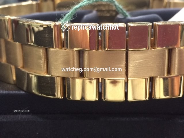 Cartier Roadster Automatic Yellow gold W62005V1 3