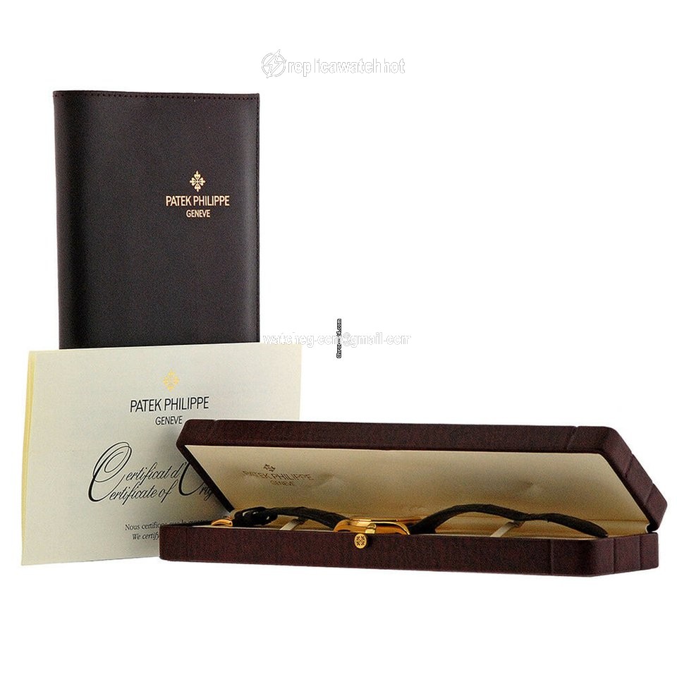 Patek Philippe Calatrava Automatic Yellow gold 5117-J 3
