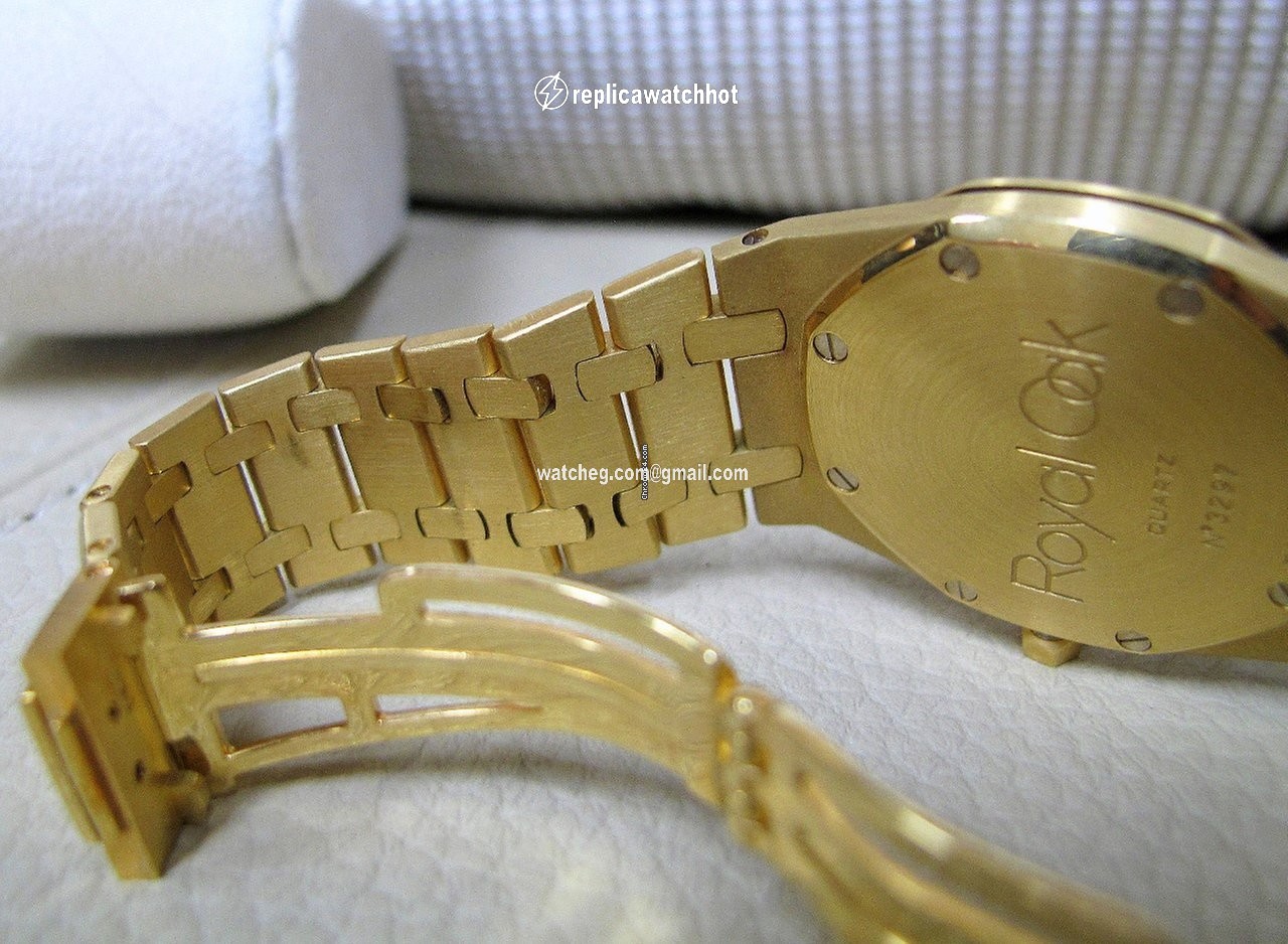 Audemars Piguet Royal Oak Mens watch Unisex Quartz Yellow gold 56175.BA.OO.0789BA.03 3