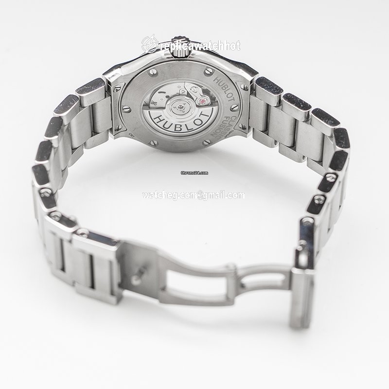 Hublot Classic Fusion 45, 42, 38, 33 mm Womens watch Automatic Titanium 585.NX.891L.NX.1204 3