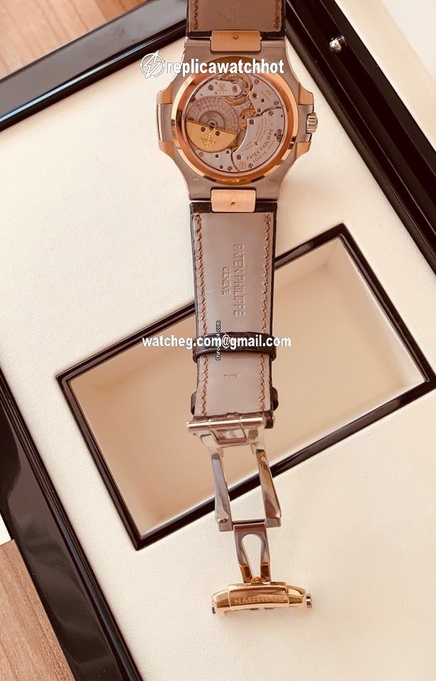Patek Philippe Nautilus 5712GR 4