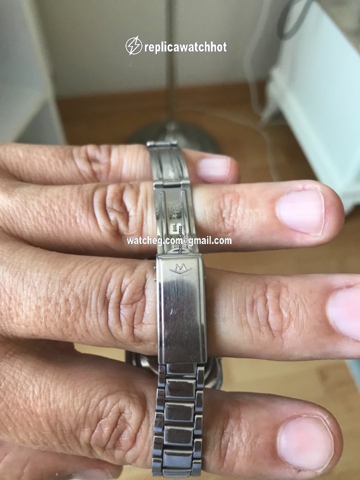 Movado Womens watch Automatic Queenmatic video 4