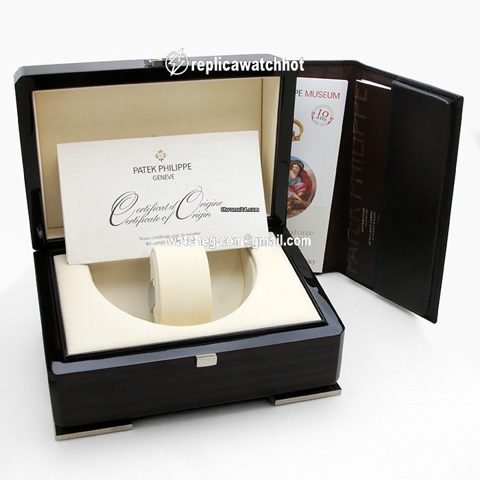 Patek Philippe Perpetual Calendar Automatic Yellow gold 5160J-001 4