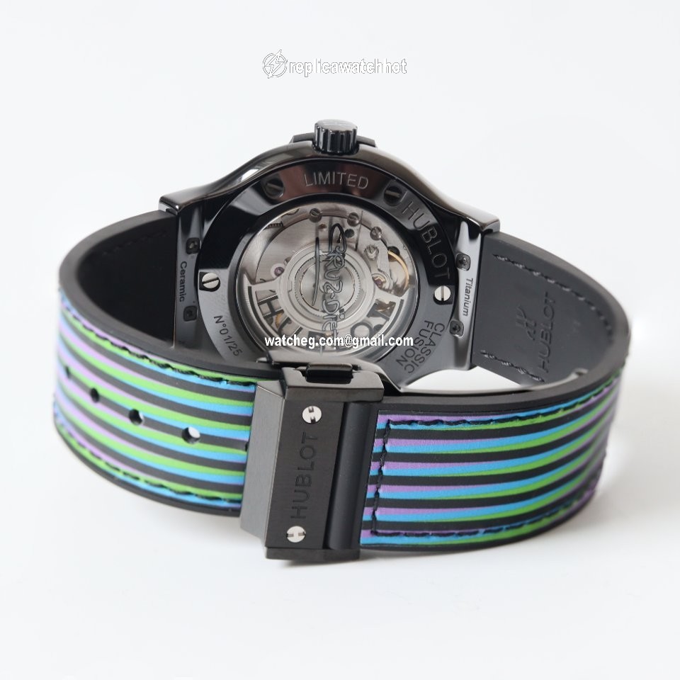 Hublot Classic Fusion 45, 42, 38, 33 mm Mens watch Unisex Automatic Ceramic 565.CX.8900.VR.CZD19 4