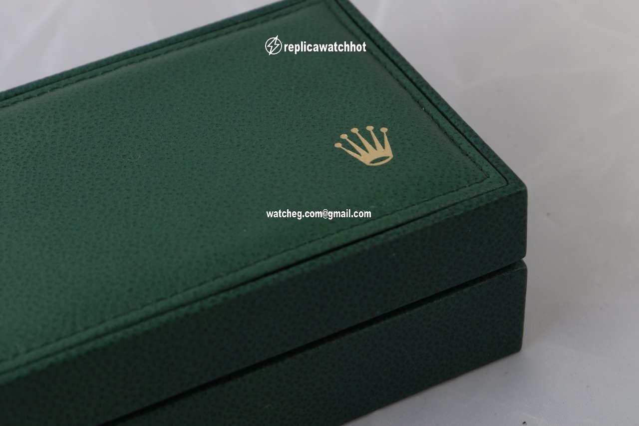 Rolex Oyster Perpetual Womens watch Steel Automatic 76030 4