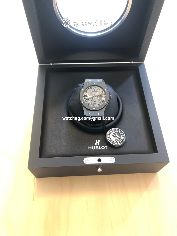 Hublot Classic Fusion Ultra-Thin Mens watch Unisex Manual winding Ceramic 545.CM.0140.LR 4