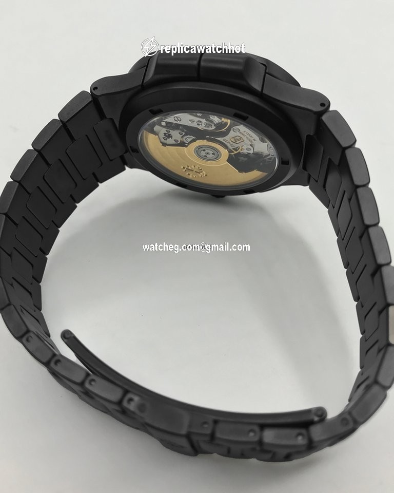 Patek Philippe Nautilus Automatic Steel 5990 4