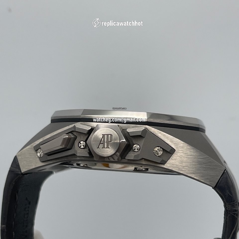 Audemars Piguet Royal Oak Concept Mens watch Unisex Manual winding Titanium 26589TI.GG.D006CA.01 4