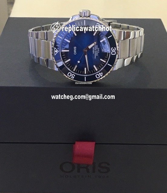 Oris Aquis Mens watch Unisex Automatic Steel 01 400 7763 4135-07 8 24 09PEB 4