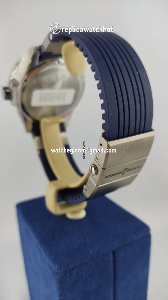 Ulysse Nardin Diver Chronometer Mens watch Unisex Automatic Steel 263-10-3 93 4