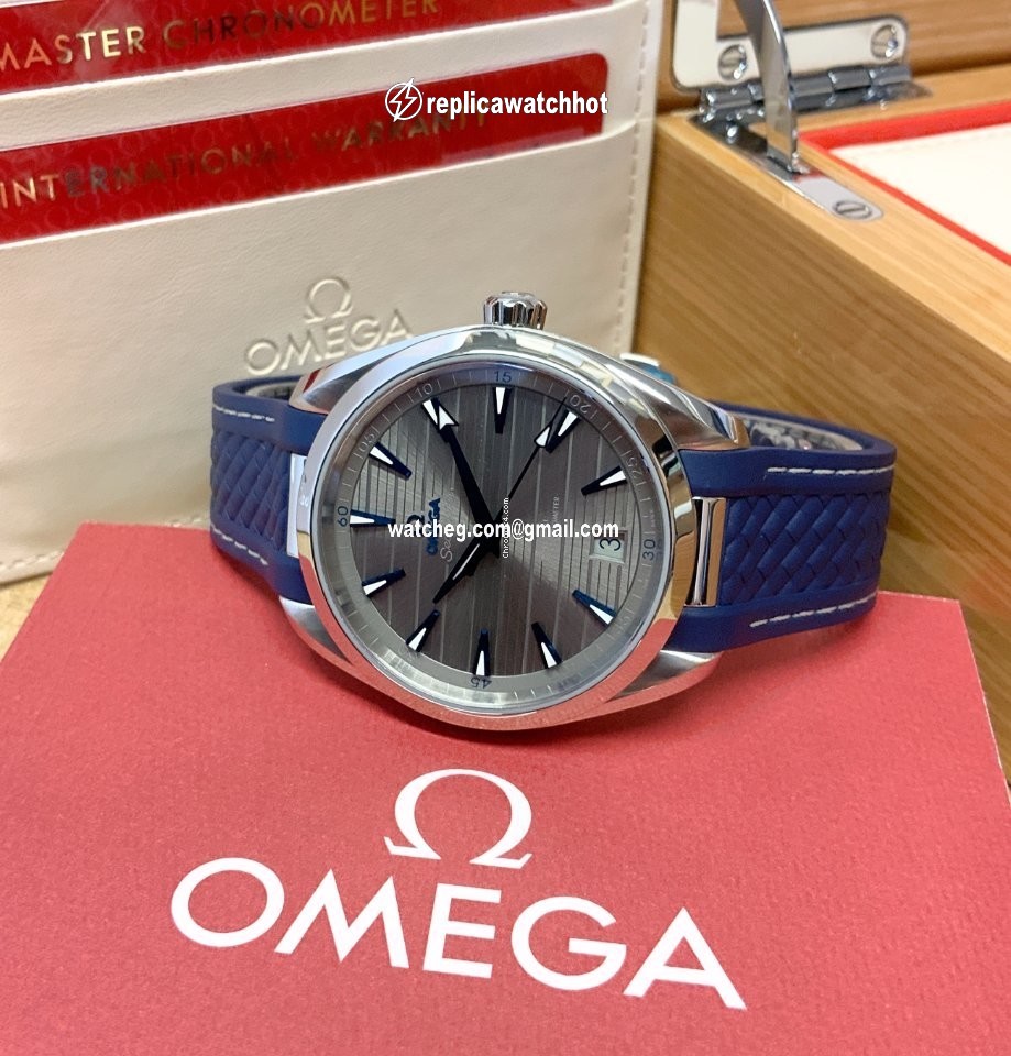 Omega Seamaster Aqua Terra Mens watch Unisex Automatic Steel 220.12.41.21.06.001 4