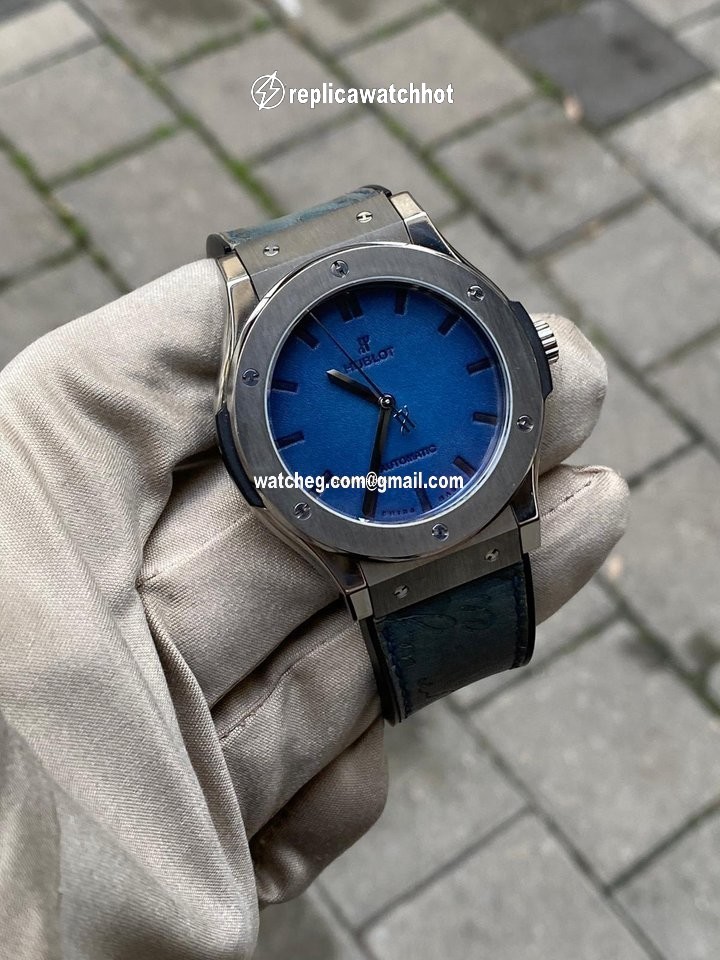 Hublot Classic Fusion 45, 42, 38, 33 mm Mens watch Unisex Automatic Titanium 511.NX.050B.VR.BER16 4