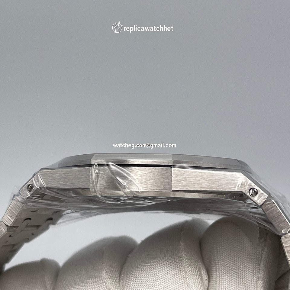 Audemars Piguet Royal Oak Jumbo Mens watch Unisex Automatic White gold 15202BC.ZZ.1241BC.01 4