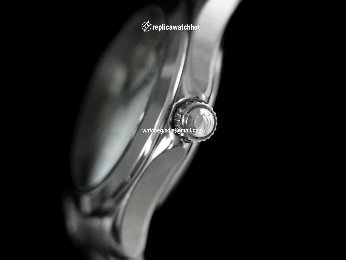 Omega Seamaster Diver 300 M Mens watch Unisex Quartz Steel 7686 4