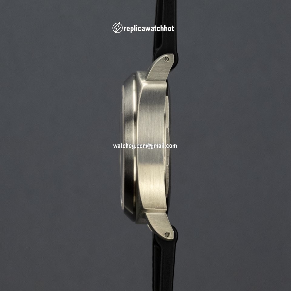 Panerai Luminor Marina Mens watch Unisex Automatic Titanium PAM 00056 4