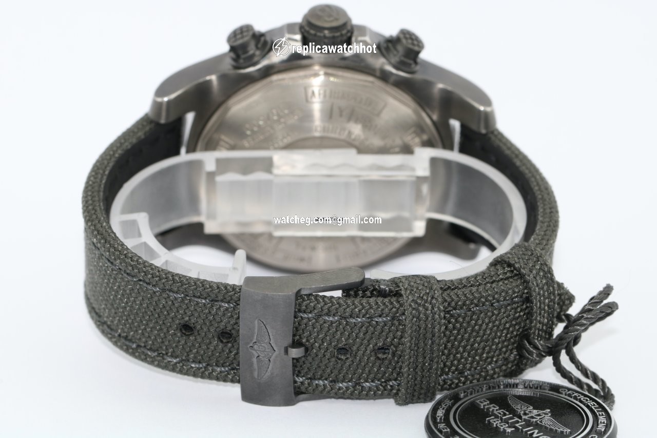 Breitling Super Avenger II Steel M2233010 4